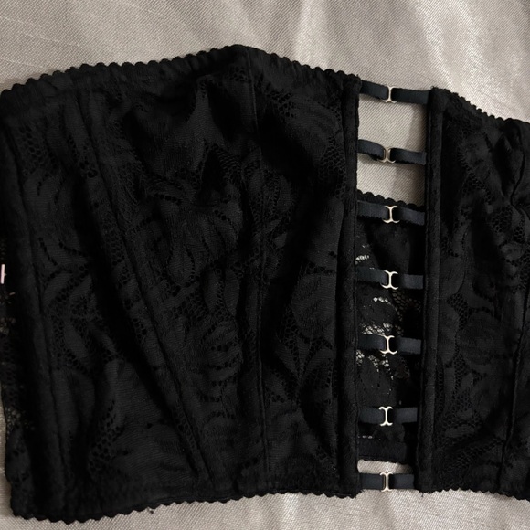 Victoria Secret Lace Bandeau Bra - Picture 2 of 5